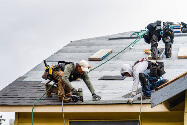 Professional Gutter Installation technician working in Wright City, MO